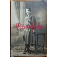 1920-е Открыточный формат Дама в платье студийное фото типажи ретро анонимное