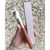 Скошенная кисть для румян Rose Inc Number 2 Blush Brush