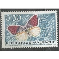 Республика Мадагаскар. Бабочка Белянка. 1960г. Mi#445.