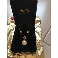 Цепочка с кулоном и сережки с кристаллами НОВЫЙ