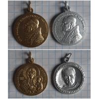 Медальон католический,  цена за пару.