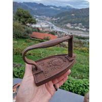 Французский калильный утюг. Гербовое клеймо.