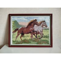 Вышитая картина "Лошади"