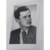 Артисты погодин