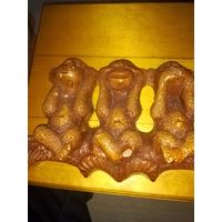 Обезьяны . Не вижу, не слышу, не говорю .