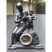 Часы настольные  материнство . Чугун. Аукцион с рубля!