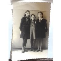 Фото 1946 год. Подружки