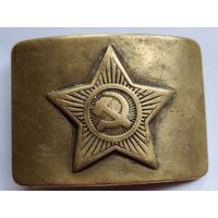 Пряга РККА солдатская 194... годов клеймо завода ИШД. латунь. Праворукая