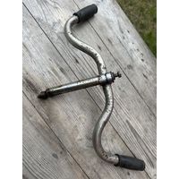 Комплектный советский руль на ранней крепёжной системе-60-х годов! Отсюда и цена. Как для мужских так и для женских велосипедов и даже полростковых!