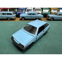 ВАЗ-2108, короткие крылья и капот, самая ранняя, ранние диски, тонкие покрышки, классический голубой цвет, Тантал, Агат, Саратов