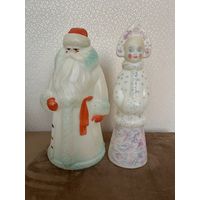 Дед Мороз и Снегурочка. Пластмасса.