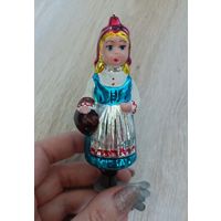 Елочные игрушки, стекло, красная шапочка на прищепке