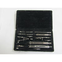 "Готовальня У15-Л". Завод "Готовальня". Москва. В оригинальном футляре. Ретро СССР. м