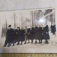 Фотография. История СССР в лицах. Где-то на отдыхе. Дом отдыха "Блонь". 1953 год. Мода, Винтаж.