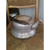 Старинный чайник.