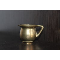 Латунный, декоративный кувшин.