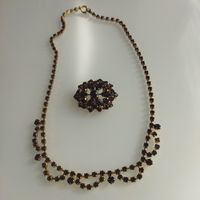 Винтажный сет. Брошь и колье. Гранатовое стекло. Позолота. 4х3 см. ,43 см.