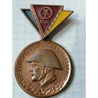 Знак ГДР Тяжелый