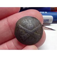 Пуговица "Гренада на пушках". Российская императорская армия.