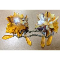 Советская комбинированная брошь под янтарь. Кленовый лист