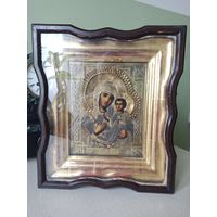 Иверская икона Пресвятой Богородицы. Оклад, киот. Икона 18 см на 22,5 см. Киот 33 на 29,5 см. До 1917 г. Торги с 1 рубля. МЦ.