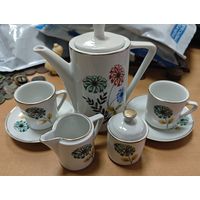 Кофейный набор. Фарфор, деколь, золочение. Европа 1970 года.