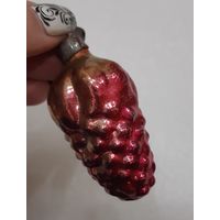 Игрушка ёлочная Красная Шишка, стекло. СССР