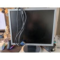 Монитор с проводами Samsung SyncMaster 740n.