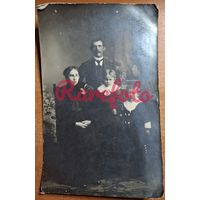 1910-е Открыточный формат семья ретро фото типажи