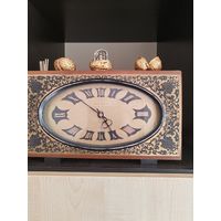 Настольные рабочие часы ссср,,янтарь,,.