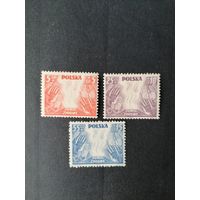Польша 1938 Полная серия марок "Зимняя благотворительная акция помощи" (чистая*, с наклейки и следами от них) Mi.348-350 каталог 4.20 евро