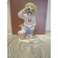 Фарфоровая статуэтка= рыбачок=зхк