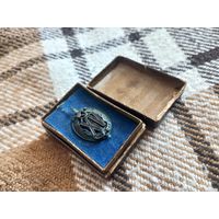 Знак Почётный работник ВЧК-ГПУ-НКВД XV (15 лет).