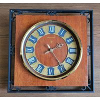 Часы настенные "Янтарь", на запчасти или в реставрацию. Без стекла.