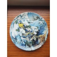 Тарелка настенная Hutschenreuther "Синицы между еловыми ветками"