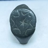 Распродажа коллекции перстней и колец.  Не упустите шанс попонить свою коллекцию. Перстень с псевдогеральдикой 1 - 8