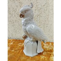 Статуэтка фарфоровая Попугай с золотым шаром, Германия