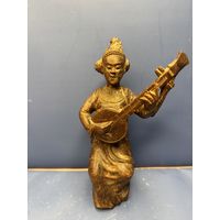 Статуэтка деревянная богиня искусства