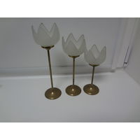 Подсвечники.