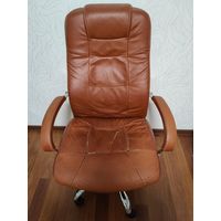 Офисное, кожаное кресло руководителя Admiral Chrome