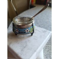 Солонка с ложечкой