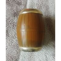 Бочонок со стопочками.