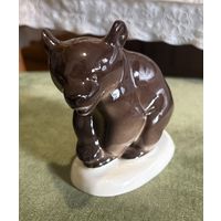 Статуэтка Фарфоровая Медведь идёт . ЛФЗ