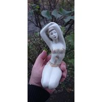 КОЛЛЕКЦИОННАЯ ФАРФОРОВАЯ СТАТУЭТКА ГИМНАСТКА ГОРОДНИЦА РАННИЙ ВАРИАНТ ОРИГИНАЛ  .  Распродажа Коллекции !!! . Экспресс  Аукцион с рубля без МПЦ   .Много лотов в продаже .