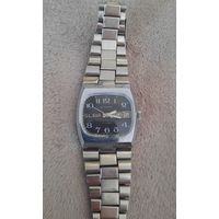 Часы СЛАВА Танк automatic СССР все работает! Номерные. Достойное состояние. Родной браслет. С Рубля!