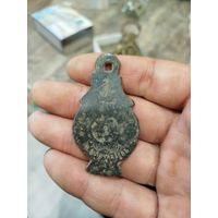 Шторка от старинного крупного замка