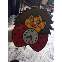 Часы настенные Маяк Сердобский завод СССР середина 70-х Клоун Ежик с бегающими глазами