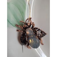 Брошь Жук, опалитовое стекло , медное покрытие.