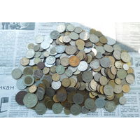 Манеты разныя(больше 1,7кг., всё вместе) с рубля!