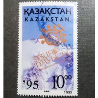 Марка Казахстан 1995 год Международный музыкальный фестиваль (надпечатка)